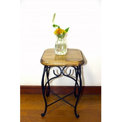 アイアンスツール(椅子)座面は木製【鉄の造形作品】【1390829】