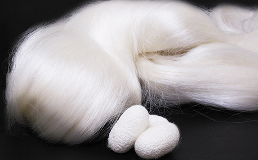 「毎日シルクに包まれて眠りたい」【中わた 富岡産シルク100％】 ハーフケット（ハーフサイズ） ピンクゴールド シルク 絹 贈り物 ギフト 国産 F21E-445