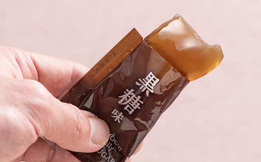 【夏季限定】 ぷるもちわらび餅風ゼリー 黒糖 (20g×6個×12袋入×1箱) F21E-560