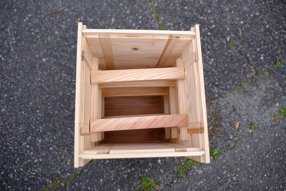 森の中で作った燻製機