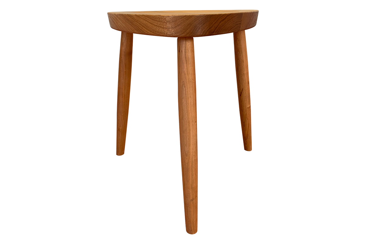 三角スツール 1脚 (甘楽木工房製作)｜椅子 チェア 木製 天然木 国産木 クルミ材 サクラ材 ウッド ナチュラル シンプル かわいい おしゃれ ミニチェア サブチェア 三つあしスツール [0080]