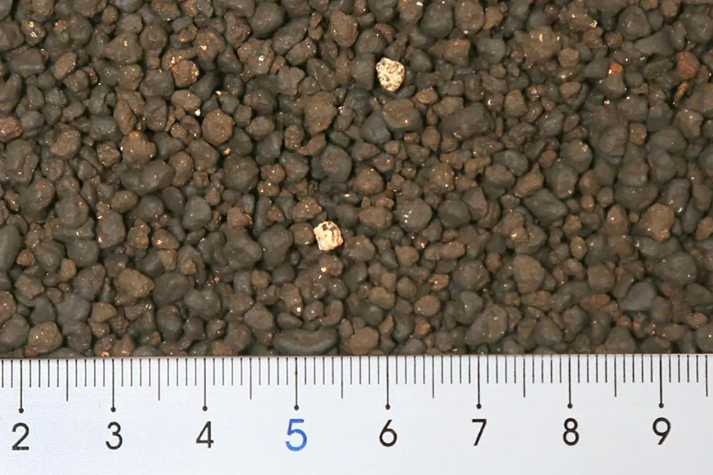 ソイル 魚が簡単に飼える リーフプロソイル pHダウン 8L×3袋 pH4.5〜5.5 吸着ソイル 株式会社チャーム charm