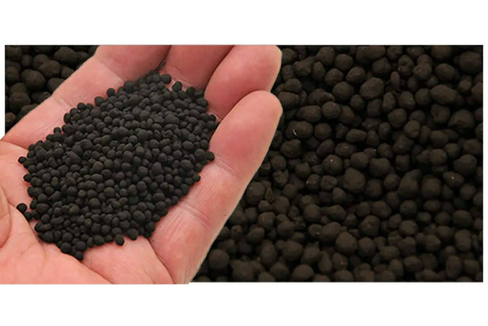 ソイル 魚が簡単に飼える リーフプロソイル 水草用 パウダー 24L（8L×3袋） 株式会社チャーム charm