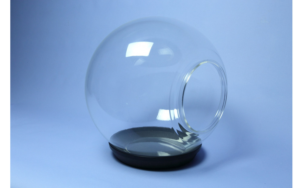 出入口ヨコ-町工場の猫好き社員が開発！犬・猫ちゃんの可愛い姿を見る為のペットの金魚鉢（アクリル樹脂）　埼玉県川越市