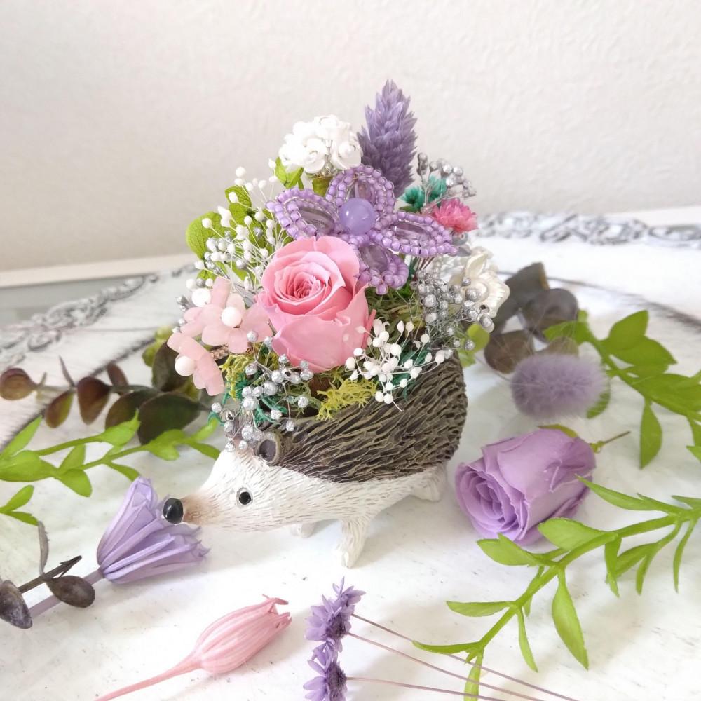 フラワーアレンジメント＊ハリネズミ＊プリザーブドフラワー＊ビーズ＊天然石　