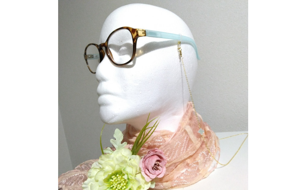 シェル　四つ葉　14KGF　メガネチェーン　フラワーモチーフ　　アレルギー対応　白蝶貝　天然石　シンプル　ギフト　