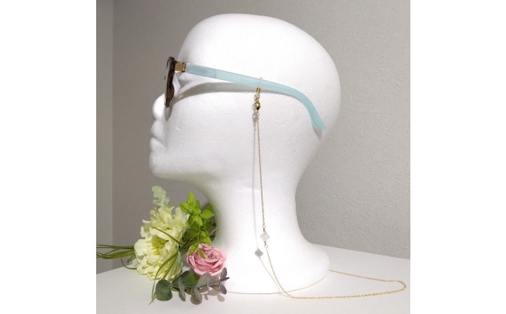 シェル　四つ葉　14KGF　メガネチェーン　フラワーモチーフ　　アレルギー対応　白蝶貝　天然石　シンプル　ギフト　