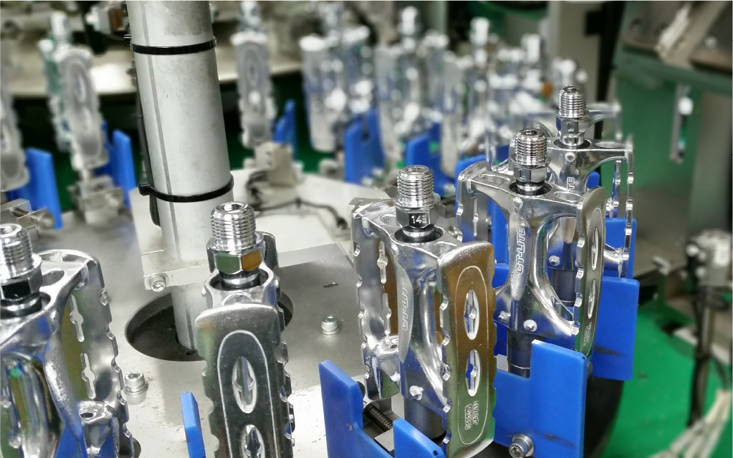 両面踏みペダル左右セット Seahorse BLACK 三ヶ島製作所  MKS | 自転車 ペダル フラットペダル 両面踏み 軽量 ツーリング 街乗り ロードバイク クロスバイク MTB オフロード アーバンスタイル 長距離 アルミ製 人気 おすすめ 埼玉県 所沢市