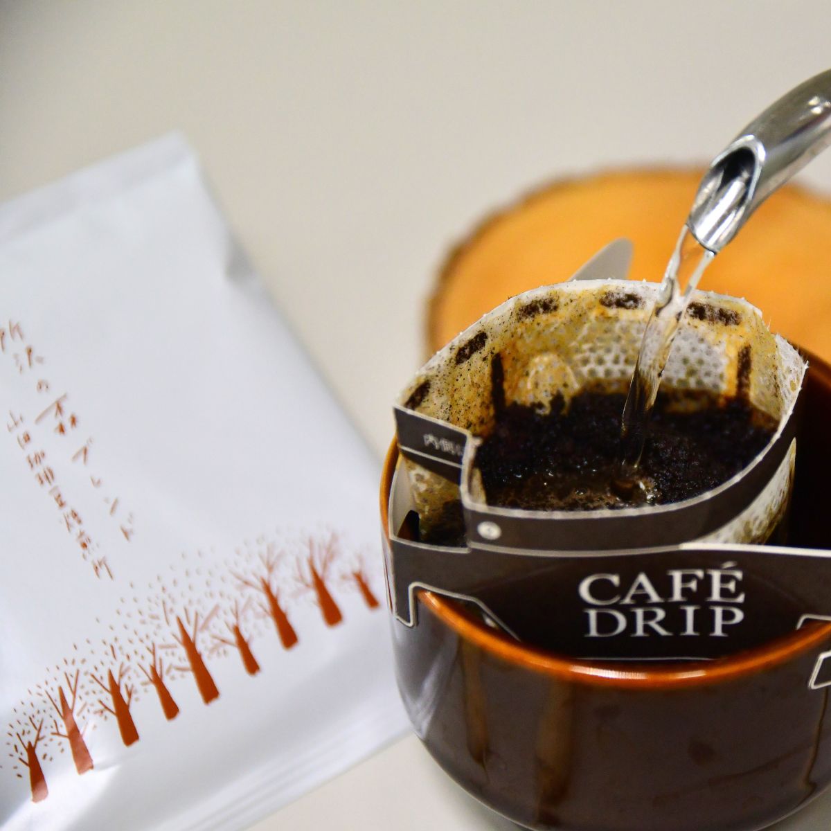 【3ヶ月定期便】ドリップバッグコーヒー 所沢の森ブレンド＆ネゴンボブレンド 中深煎り 30袋 (計3回) | ドリップコーヒー ドリップバッグコーヒー 珈琲 焙煎 アウトドア ブレンド ネゴンボ 山田珈琲豆焙煎所 埼玉県 所沢市