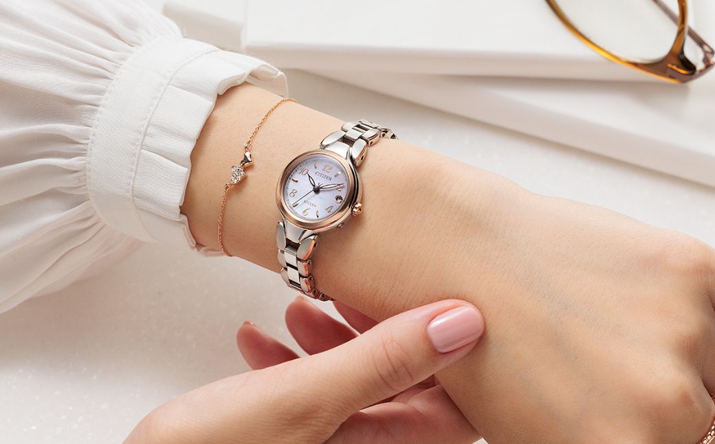 CITIZEN EXCEED Ladies ES9474-59W | シチズン citizen エクシード 腕時計 時計 正規品 レディース ビジネス スーツ カジュアル フォーマル 贈答 贈答用 ギフト プレゼント 母の日 国内製造 国産 電波 ソーラー エコドライブ サファイアガラス チタニウム スーパーチタニウム 5気圧防水 防水 埼玉県 所沢市