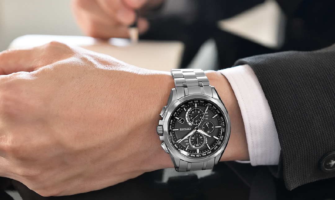 CITIZEN ATTESA AT8040-57E | シチズン citizen アテッサ 腕時計 時計 正規品 メンズ ビジネス スーツ カジュアル フォーマル 贈答 贈答用 ギフト プレゼント 父の日 国内製造 国産 電波 ソーラー エコドライブ サファイアガラス チタニウム スーパーチタニウム 10気圧防水 防水 埼玉県 所沢市