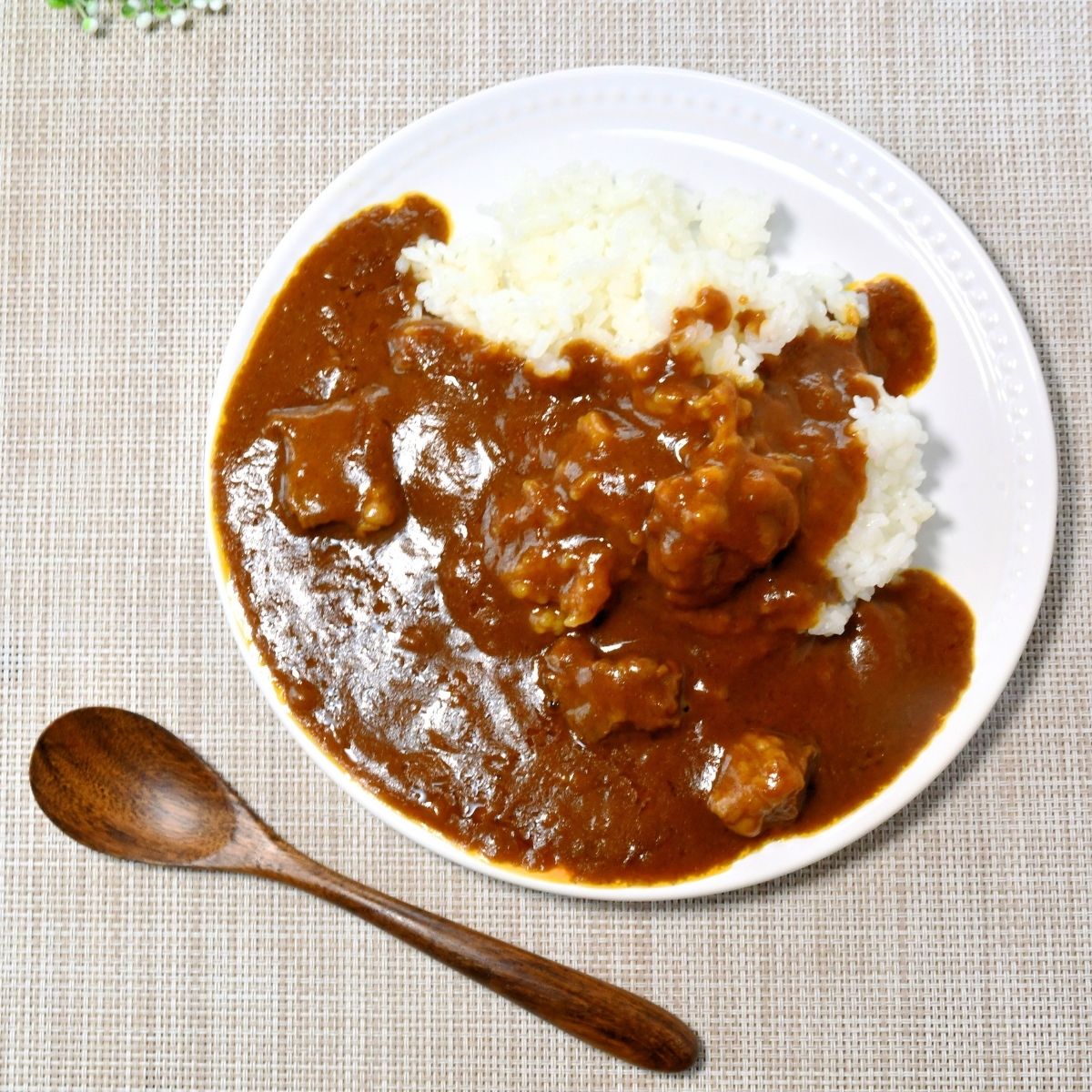 所沢牛使用！ベコ屋のたかちゃんビーフカレー 200g×5袋 見沢フーズ | カレー レトルト レトルトカレー ビーフ ビーフカレー 1000g 牛肉 肉 ギフト 贈答 自宅用 贈り物 プレゼント 国産 おかず 埼玉県 所沢市