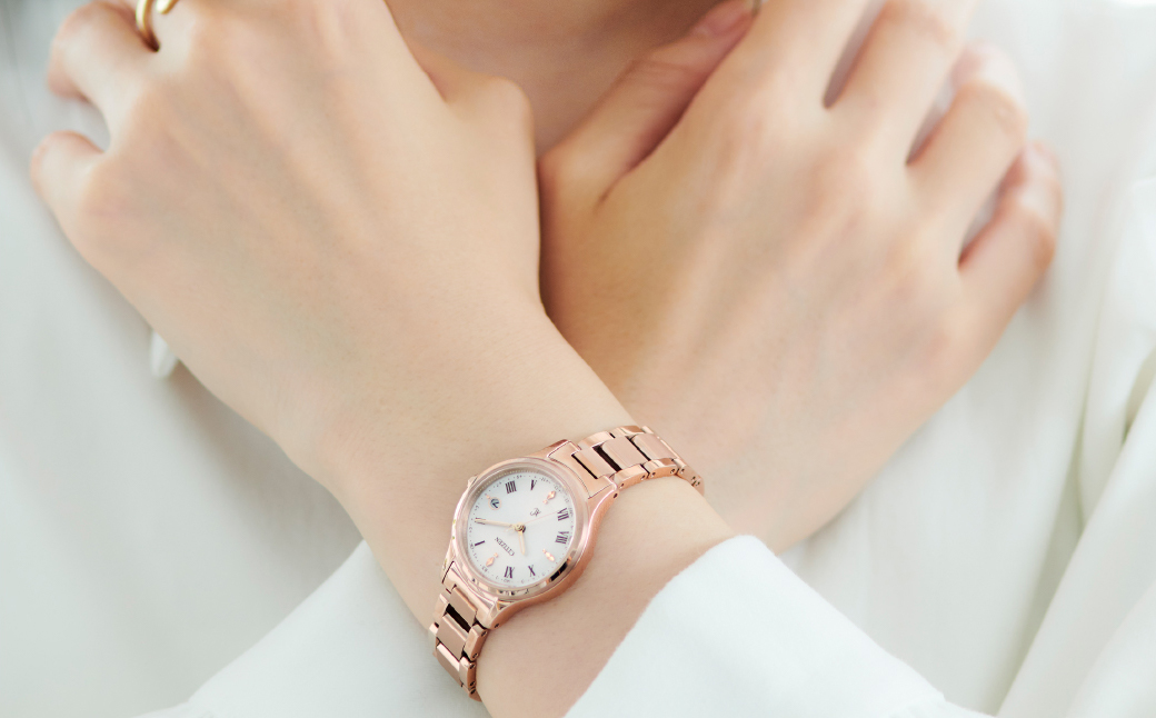 CITIZEN xC ES9497-96A | シチズン citizen クロスシー 腕時計 時計 正規品 レディース ビジネス スーツ カジュアル フォーマル 贈答 贈答用 ギフト プレゼント 母の日 国内製造 国産 電波 ソーラー エコドライブ サファイアガラス チタニウム 防水 埼玉県 所沢市