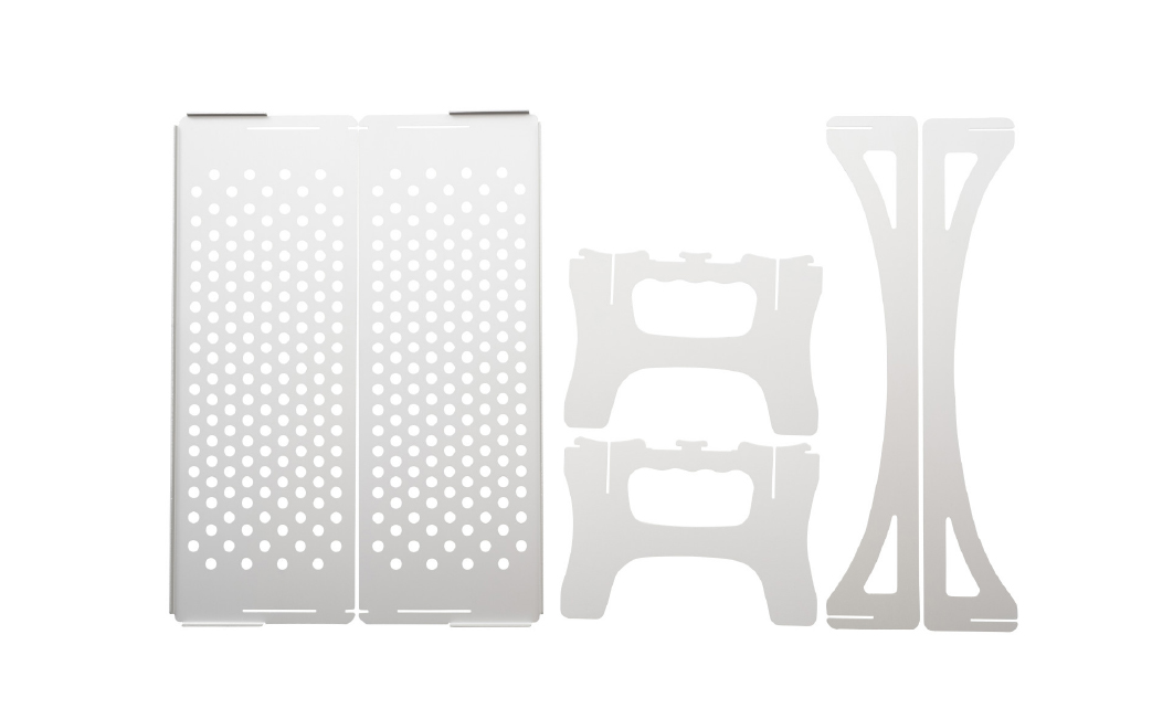 組立式小型アルミテーブル SOLOW TABLE SILVER 三ヶ島製作所  MKS | テーブル 組み立て式 小型 軽量 A4サイズ 持ち運び アウトドア キャンプ ピクニック お花見 BBQ ハイキング 運動会 頑丈 アルミ おすすめ 人気 埼玉県 所沢市