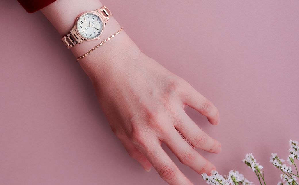 CITIZEN xC ES9497-96A | シチズン citizen クロスシー 腕時計 時計 正規品 レディース ビジネス スーツ カジュアル フォーマル 贈答 贈答用 ギフト プレゼント 母の日 国内製造 国産 電波 ソーラー エコドライブ サファイアガラス チタニウム 防水 埼玉県 所沢市