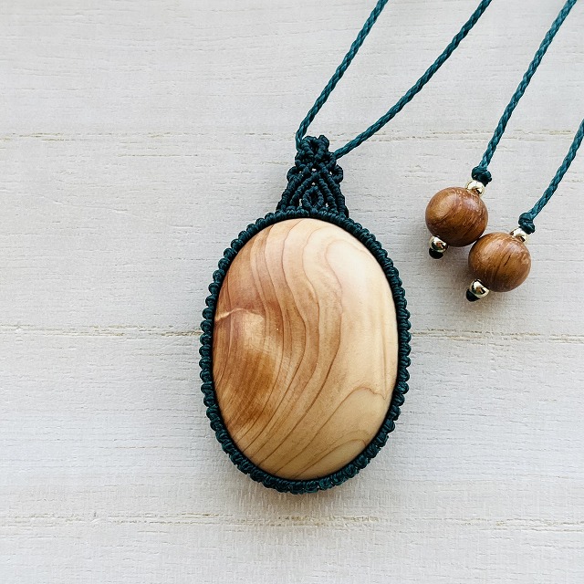 西川材ペンダント(オーバル)[52210900] ファッション アクセサリー 小物 首元 装飾 普段使い お出かけ おしゃれ ナチュラル ヒノキ使用 木製 オリジナルペンダント 