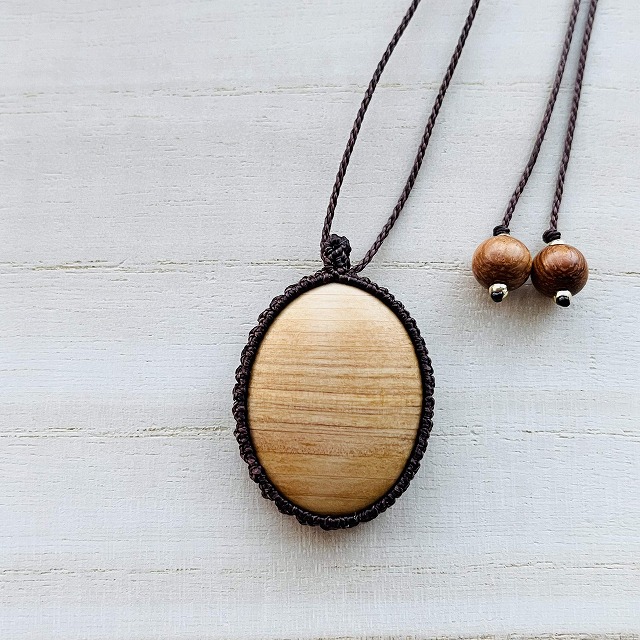 西川材ペンダント(オーバル)[52210900] ファッション アクセサリー 小物 首元 装飾 普段使い お出かけ おしゃれ ナチュラル ヒノキ使用 木製 オリジナルペンダント 