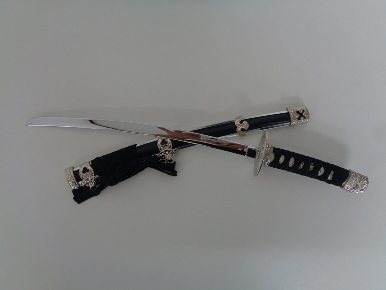 創業80余年 森泉人形の太刀二本飾り 黒[52210989]