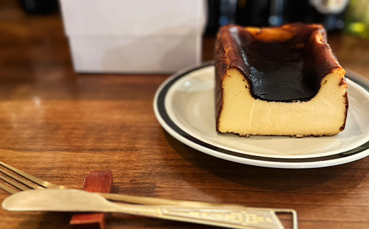 オサルナの幸せを感じてほしい絶品バスクチーズケーキ