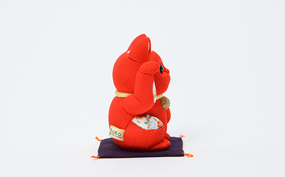 木目込人形（招き猫・風水（中）赤） ／ まねきねこ 猫 飾り物 人形 置物 ちりめん 伝統工芸 縁起 開運招福 千客万来 商売繁盛 金運 インテリア プレゼント 雑貨 可愛い 柿沼東光 クールジャパン The Wonder 500 埼玉県 No.179-02