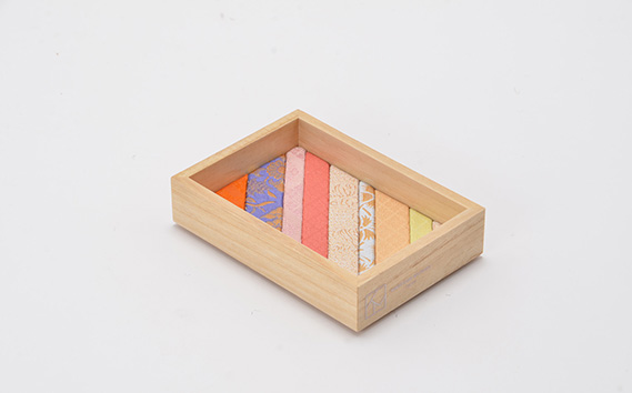 木目込みトレイ（ナチュラル・小） | トレー 和雑貨 小物入れ 入れ物 アクセサリー アクセサリートレー 伝統工芸 伝統技法 会津塗り 亀甲文様 西陣織 和柄 高級感 上品 豪華 繊細 おしゃれ 贈り物 プレゼント 埼玉県 越谷市
