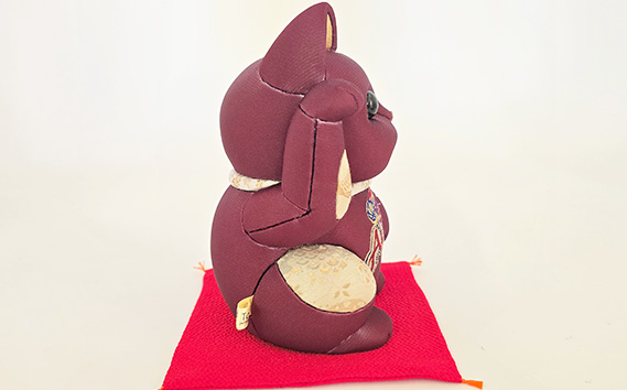 木目込人形（招き猫・特大 アルファーズ） ／ まねきねこ 猫 飾り物 人形 置物 ちりめん 伝統工芸 縁起 開運招福 千客万来 商売繁盛 金運 インテリア プレゼント 雑貨 可愛い 柿沼東光 クールジャパン The Wonder 500 埼玉県 No.267