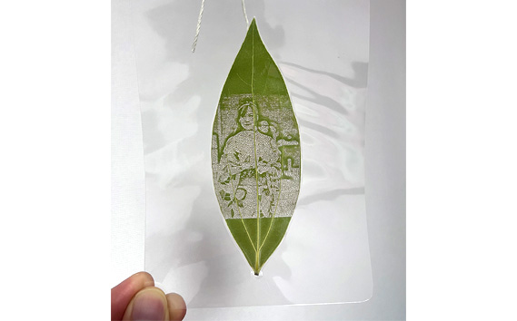 しおり | 葉っぱ 葉 栞 切り絵 デザイン アート オリジナル 1点もの 手作り ハンドメイド 葉 自然 風合い シンプル おしゃれ 可愛い 雑貨 デザイン ラミネート加工 埼玉県 越谷市