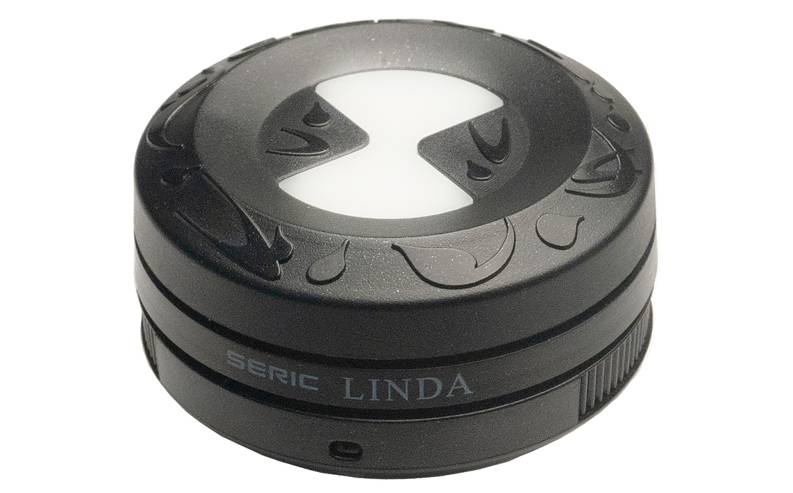 自然光の美顔ライト　LINDA ／ セリック リンダ メイク 化粧 持ち歩き 小型ライト ミニライト 軽量 充電可能 埼玉県 No.285