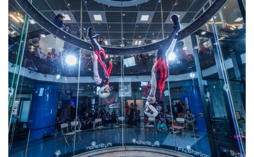 FlyStation　1フライト 体験チケット ／ インドアスカイダイビング スポーツ 室内 次世代型アトラクション 最大時速360キロメートル 無重力体験 埼玉県 No.034