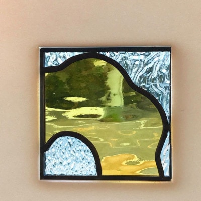 ステンドグラスの小さな花パネル(イエロー)【1686191】