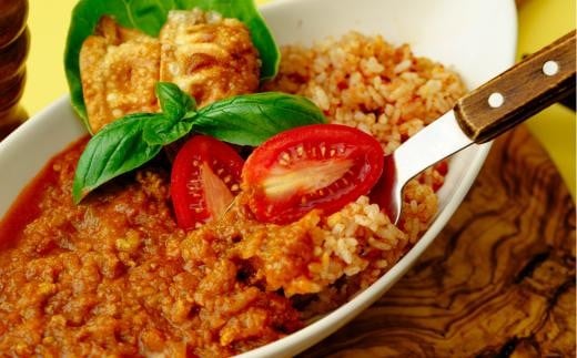 揚げ 餃子 北本トマトカレー セット 餃子80個 +カレー4人前 | ギョウザ 冷凍餃子 ギョーザ 冷凍ギョウザ 冷凍ぎょうざ ぎょうざ ぎょーざ B級 ご当地 グルメ王 入賞 トマト トマトカレー カレー ご当地カレー 冷凍カレー 手軽 食べ比べ 大家族 美味しい おやつ おつまみ 国産野菜 お手軽 大容量 中華 簡単調理 惣菜 北本フーズ 埼玉県 北本市