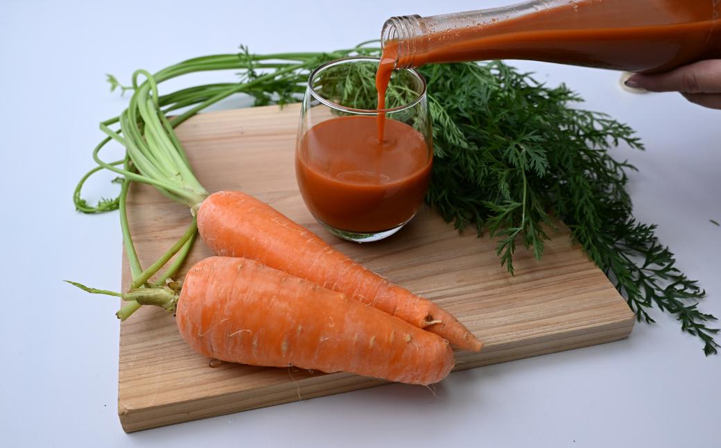 トマトジュース にんじんジュース セット 500ml ×2本 | とまと ニンジン 人参 野菜ジュース 無添加 100%トマトジュース ニンジンジュース 濃厚 プレミアム 濃い 糖度 ジュース リコピン ドリンク 飲み物 500ミリリットル 1リットル 野菜 飲み物 健康 ご褒美 贅沢 優しい やさしい 飲料 内田農園 ベジファーム北本 埼玉県 北本市