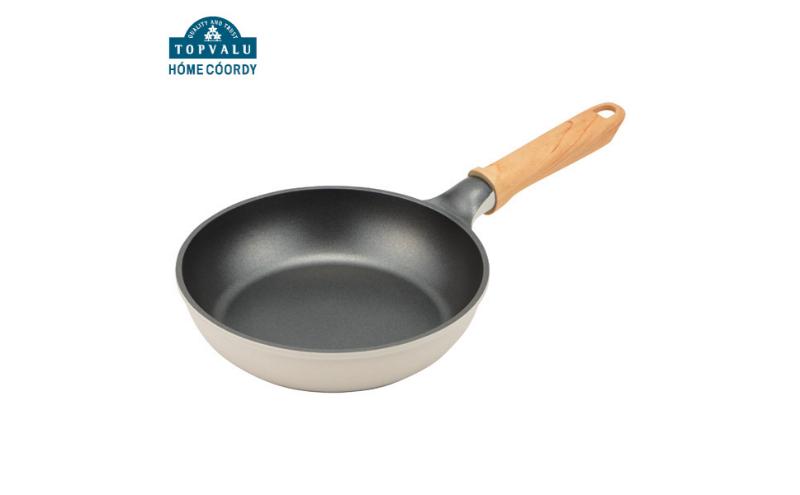 ホームコーディ　IH対応　ダイヤモンドコーティング　軽量フライパン　20cm イオンリテール 調理　料理