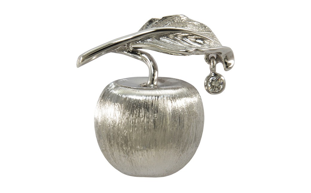 【NOBUKO ISHIKAWA（ノブコイシカワ）】梨の実ラペルピン　【12203-0395】