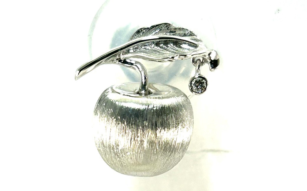 【NOBUKO ISHIKAWA（ノブコイシカワ）】梨の実ラペルピン　【12203-0395】