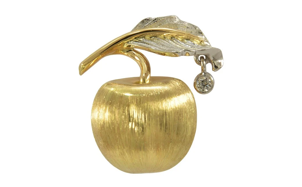 【NOBUKO ISHIKAWA（ノブコイシカワ）】梨の実ラペルピン　【12203-0394】