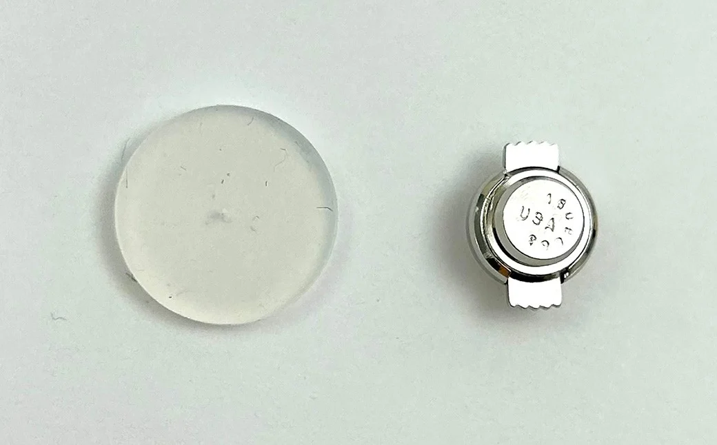 【NOBUKO ISHIKAWA（ノブコイシカワ）】薔薇ラペルピン　【12203-0396】