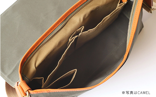 牛革かぶせ×帆布 横型ショルダーバッグ　キャメル　【12203-0375-4】