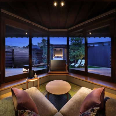 【ラグジュアリーヴィラ】別庭「 雫花 」に泊まれる ふるさと納税共通ギフト券 300,000円分【1734144】