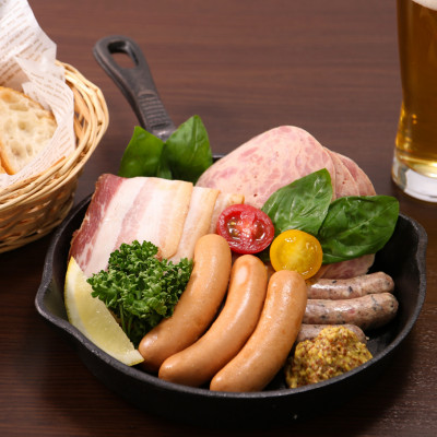 館山ハムのこだわり自家製ハム・ソーセージ等の詰め合わせ　6品以上　化粧箱入り【配送不可地域：離島】【1348410】