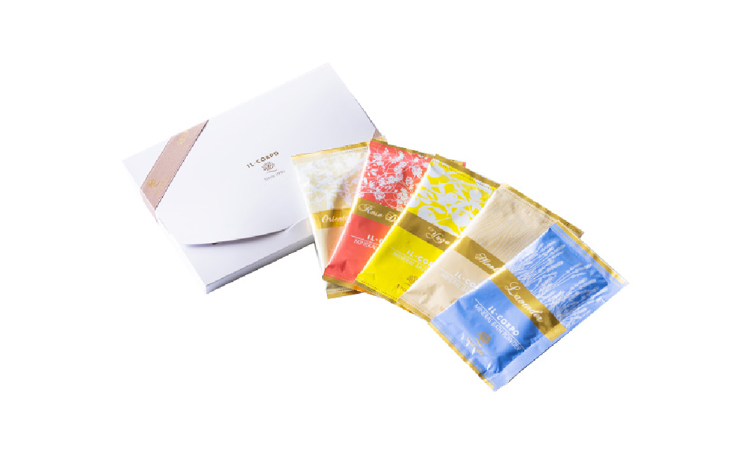 イルコルポ ミネラルバスパウダーアロマコレクションアソート グリーティングギフト 入浴剤 バスパウダー 美肌 保湿 整肌 アロマ ミネラル 雪塩 海藻エキス スクワラン パパイン お風呂 バス用品    KDD010