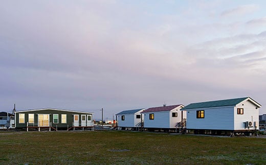 きさらづCAMP　ORGNIC　FIELD　in みたて　トレーラーハウス宿泊券（22,000円分） ふるさと納税 キャンプ グランピング アウトドア トレーラーハウス 海岸 千葉県 木更津市 KCH001