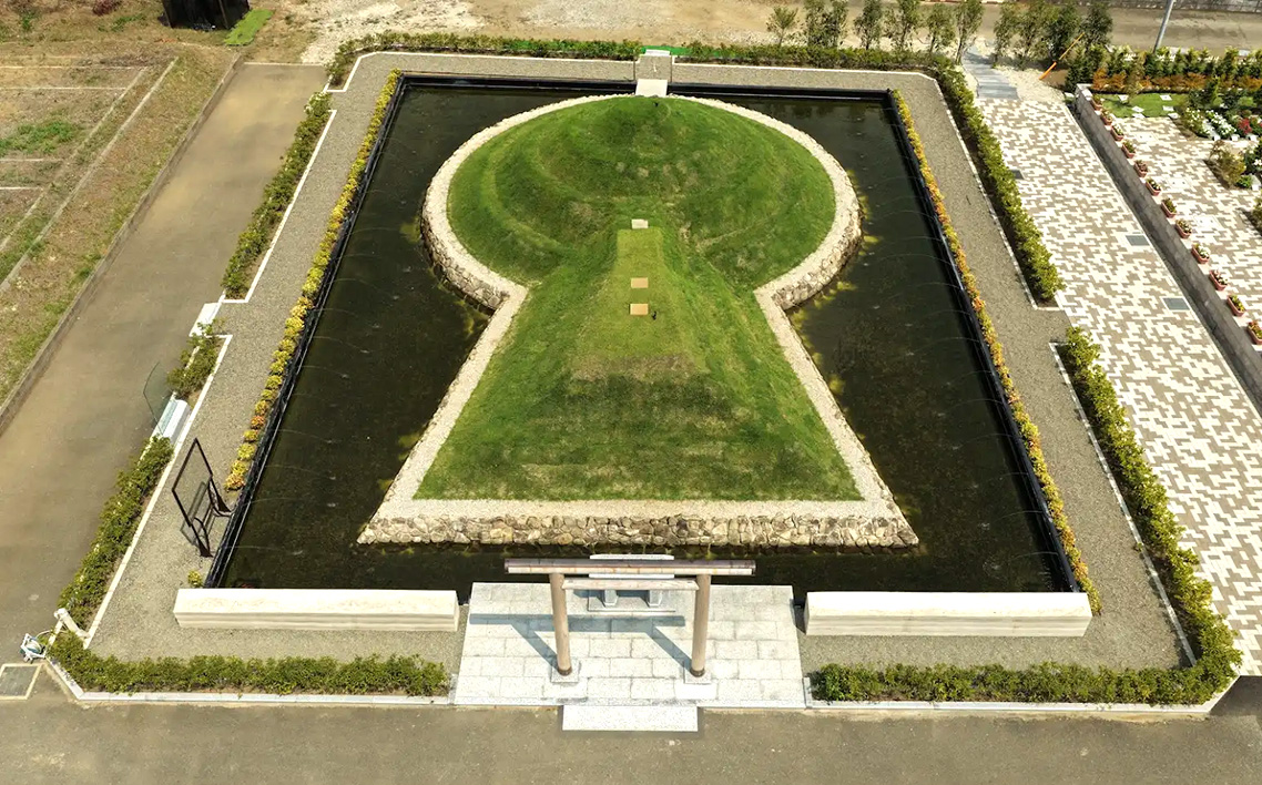 前方後円墳墓 C．（2人用）2段目 No.353