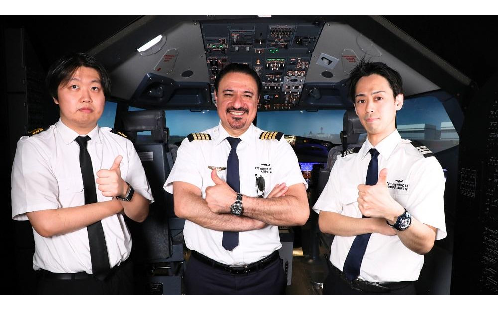 フライトシミュレーターでパイロット体験（1~4名）