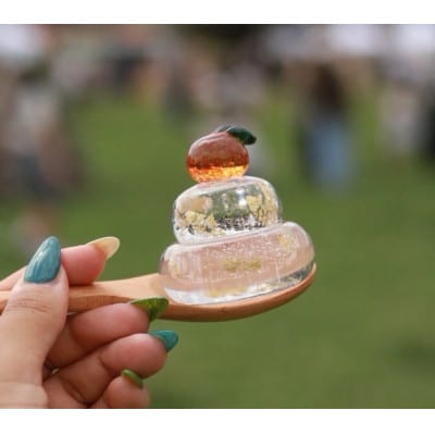 ガラス鏡餅「もっちり ひとくちサイズ麻炭&金箔」 ガラス細工のかがみ餅【1676472】