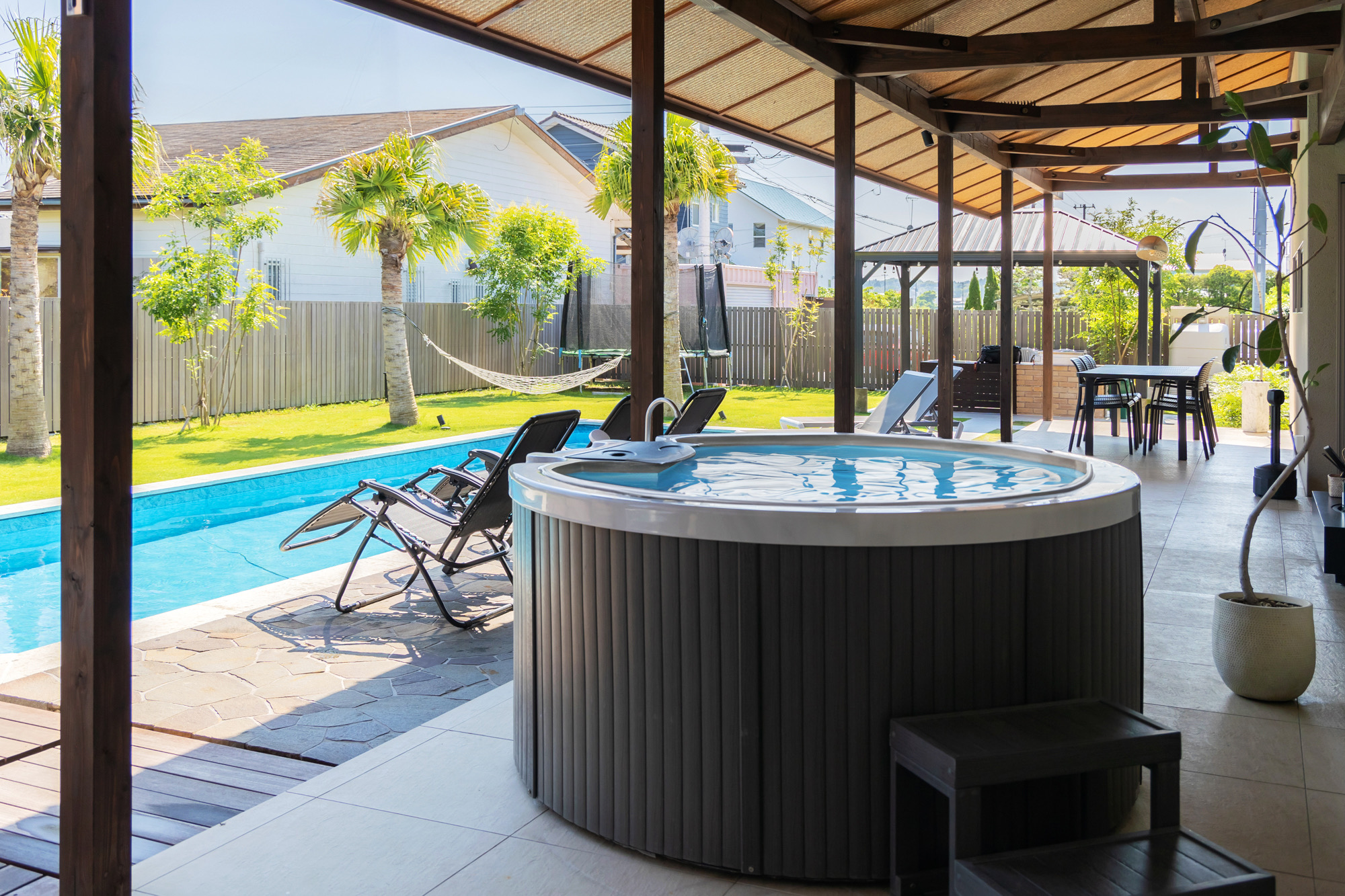 オーシャンリゾートmoe-luana　１日１組１棟貸し切り　６名様　宿泊券