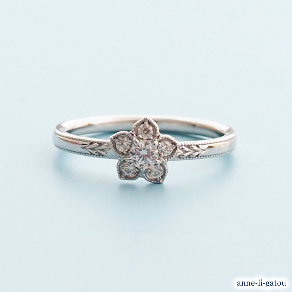 【ANNEREGARD】Pt ダイヤリング-E (わすれな草）