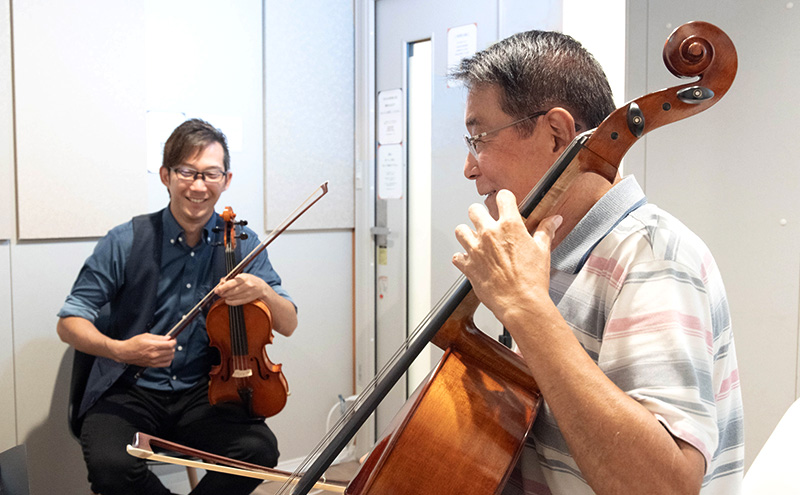 弦楽器体験2名（動画&写真撮影付き） ヴァイオリン バイオリン チェロ 弦楽器 体験 初心者 レッスン