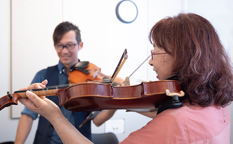 弦楽器体験2名（動画&写真撮影付き） ヴァイオリン バイオリン チェロ 弦楽器 体験 初心者 レッスン