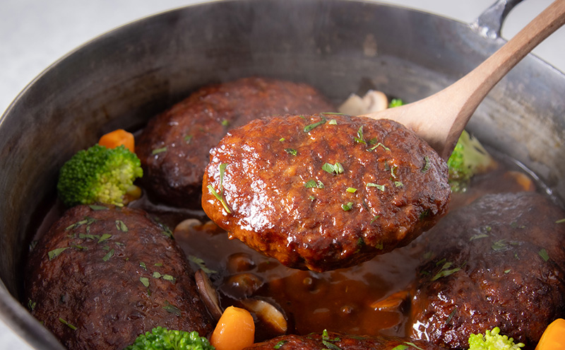 ハンバーグカレー ミート矢澤 黒毛和牛ハンバーグカレー4食セット 黒毛和牛 野菜の旨み 甘み 昔懐かしい スパイス 厳選 赤ワイン デミグラスソース 大田区 東京都